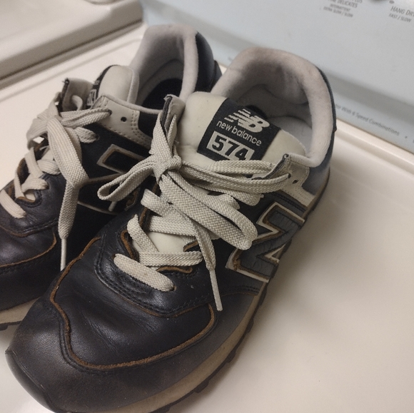 7.5 New Balance all leather black coach . - Picture 4 of 4